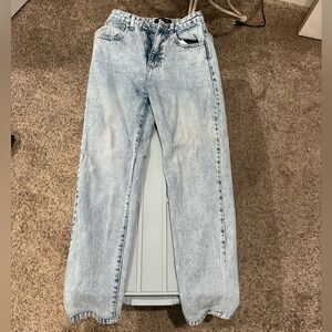White Fox Boutique Light Wash Straight Leg Jeans low rise